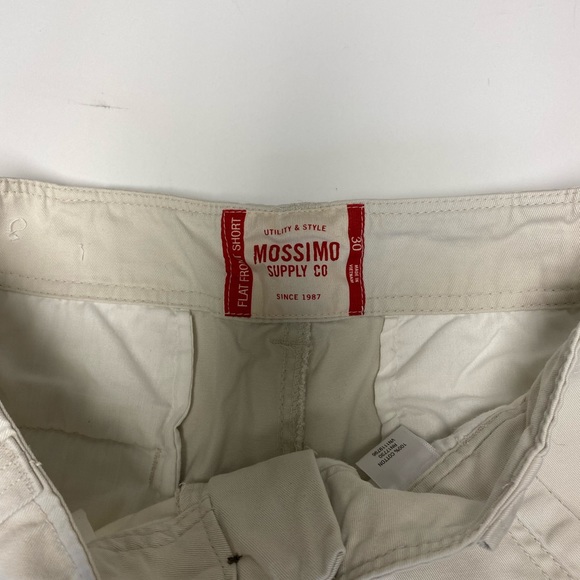 Men’s flat front shorts - Picture 3 of 3